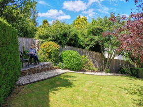 Sea views, private garden, comfortable family and dog friendly home